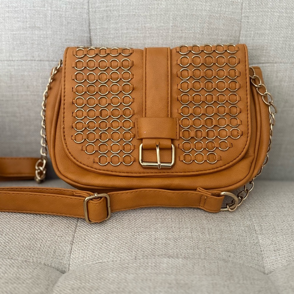 Under One Sky 🩷 Tan Crossbody Bag